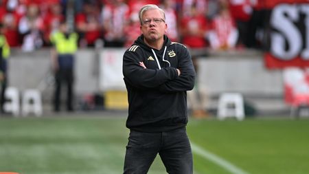 Trenér Sparty běsnil: Krádež! Jasná ruka! Derby rozhodl sporný gól