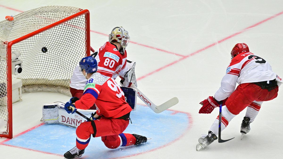 „Fotbalista“ Nečas skóroval placírkou, pak dostal trest za filmování. K němu to mělo daleko, hájil se