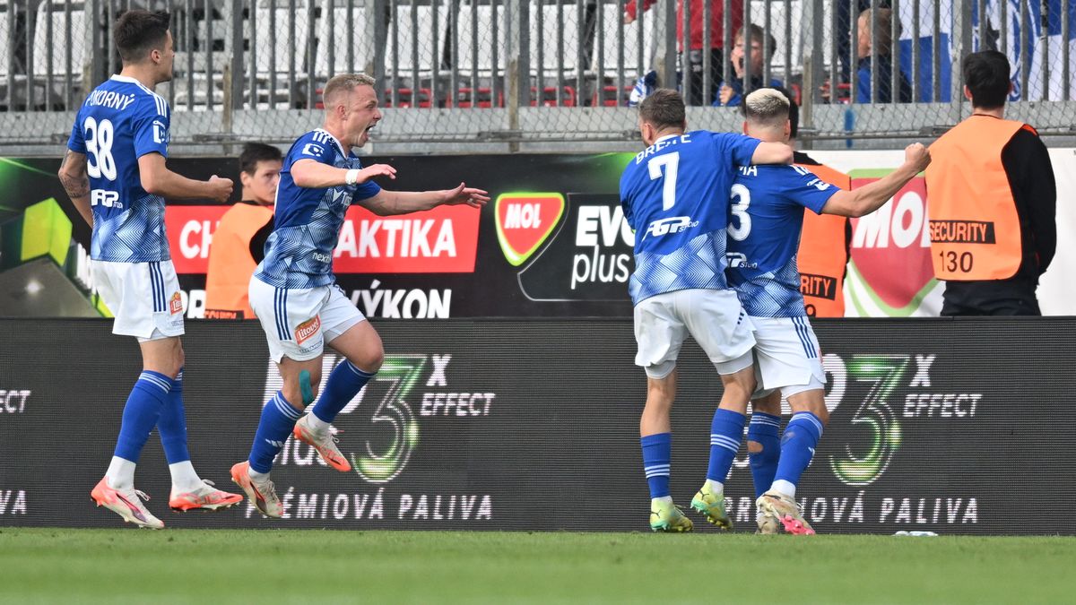 Sparta vybouchla ve finále poháru, trofej a postup do Evropy slaví Olomouc