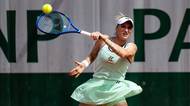 TENIS ONLINE: Hra servisů, Vondroušová hraje s americkou hvězdou vyrovnanou partii. Bouzkovou čeká světová dvojka