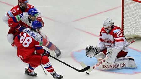 HOKEJ ONLINE: Pastrňákova paráda. Češi vládnou druhé třetině