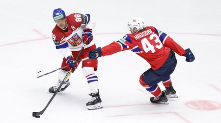 HOKEJ ONLINE: Čeští hokejisté útočí na druhou výhru, úvodní tlak v branku zatím nepřetavili 