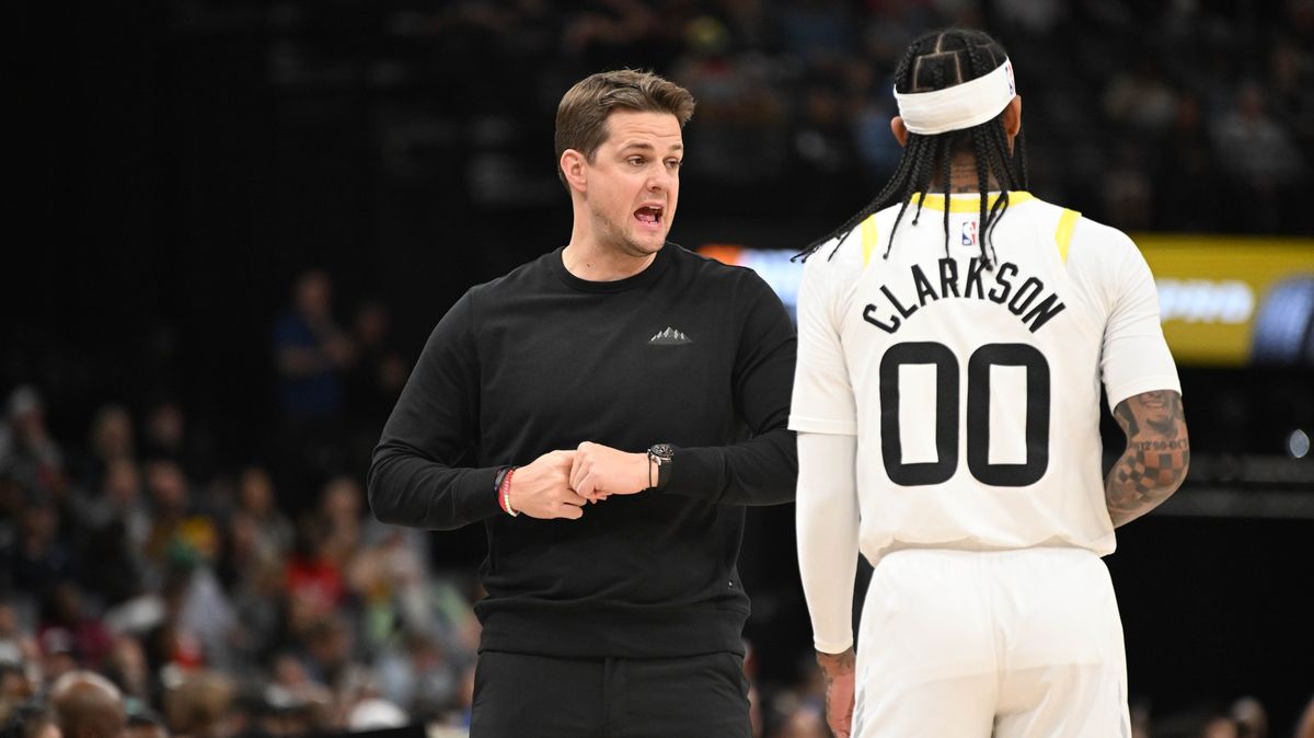Zažil nejhorší sezonu v historii, přesto basketbalisty Utahu dál povede trenér Hardy