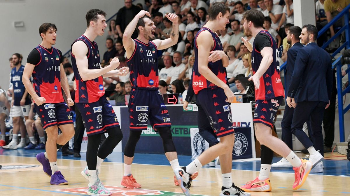 Brno přetlačilo v sedmém zápase Děčín a ve finále vyzve basketbalisty Nymburka