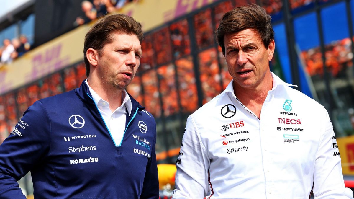Neobvyklá komunikace během závodu formule 1. Neměl jsem na výběr, omlouval se šéf stáje