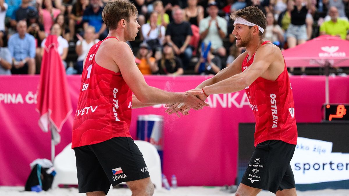 Šépka se Sedlákem prošli v Ostravě kvalifikací. Na poslední chvíli složený český ženský pár končí