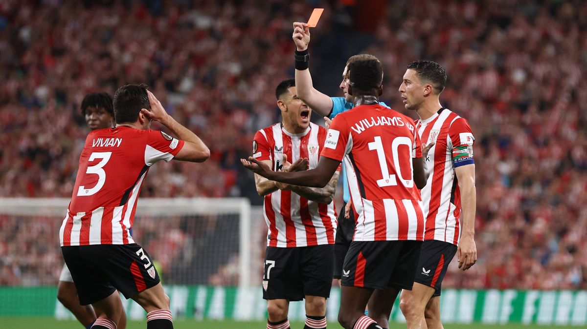 Krutý dvojí trest. Bilbao se po prohře s United zlobí na rozhodčí