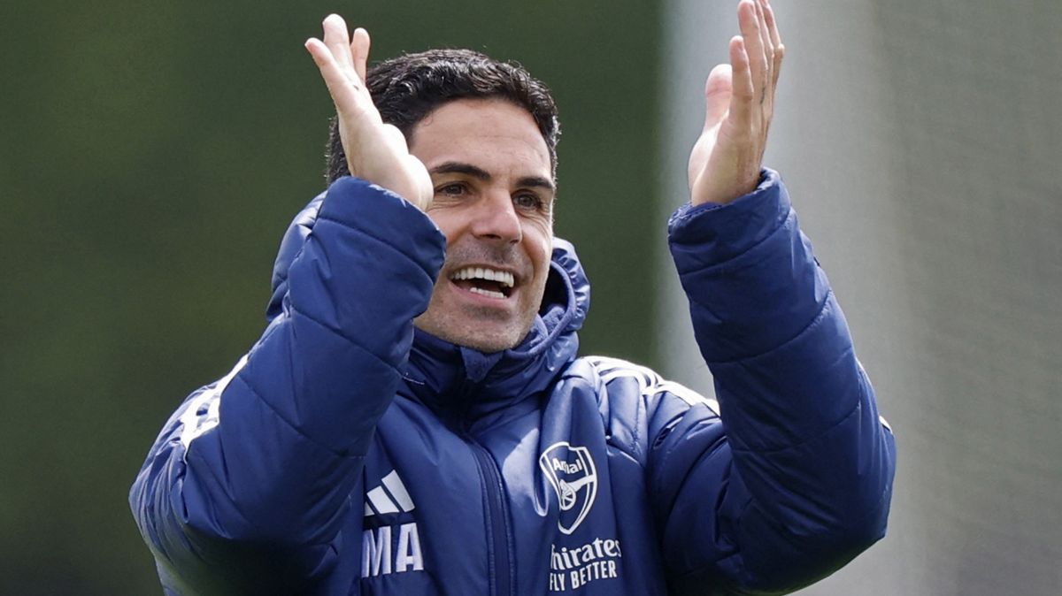 Radil Guardiolovi, teď s Arsenalem zabojuje o finále. Přitom na fotbal málem mohl zapomenout