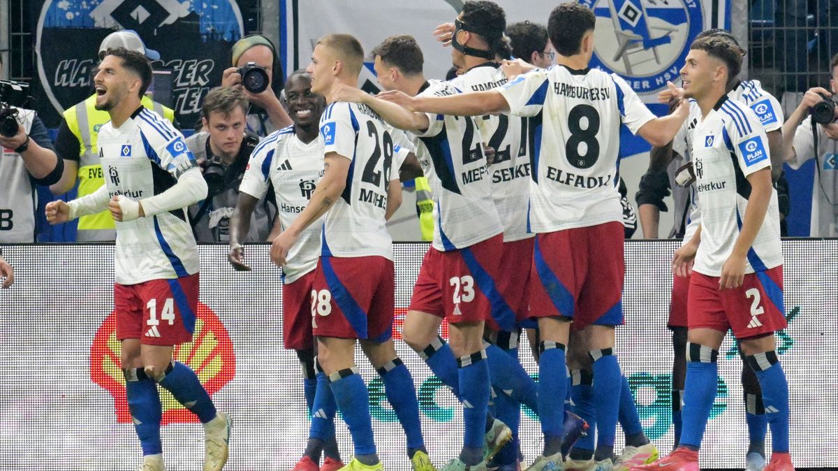 Hamburk s Karabcem slaví po sedmi letech návrat do bundesligy