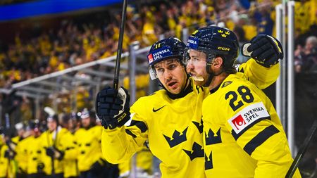 HOKEJ ONLINE: Švýcaři zasadili Norům další ránu. Hattrick Lindholma srazil Slovince. Dánsko nasázelo Maďarům osm gólů