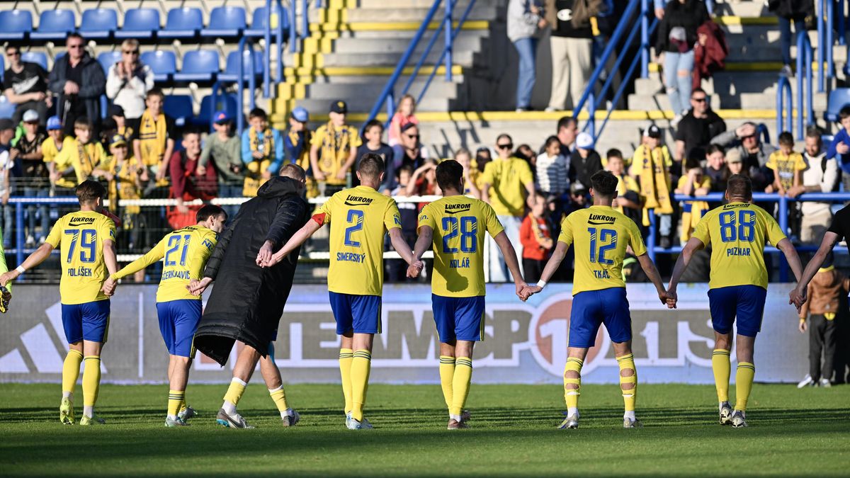 Zlín oslaví v neděli návrat do první ligy, na novou tribunu si fanoušci počkají