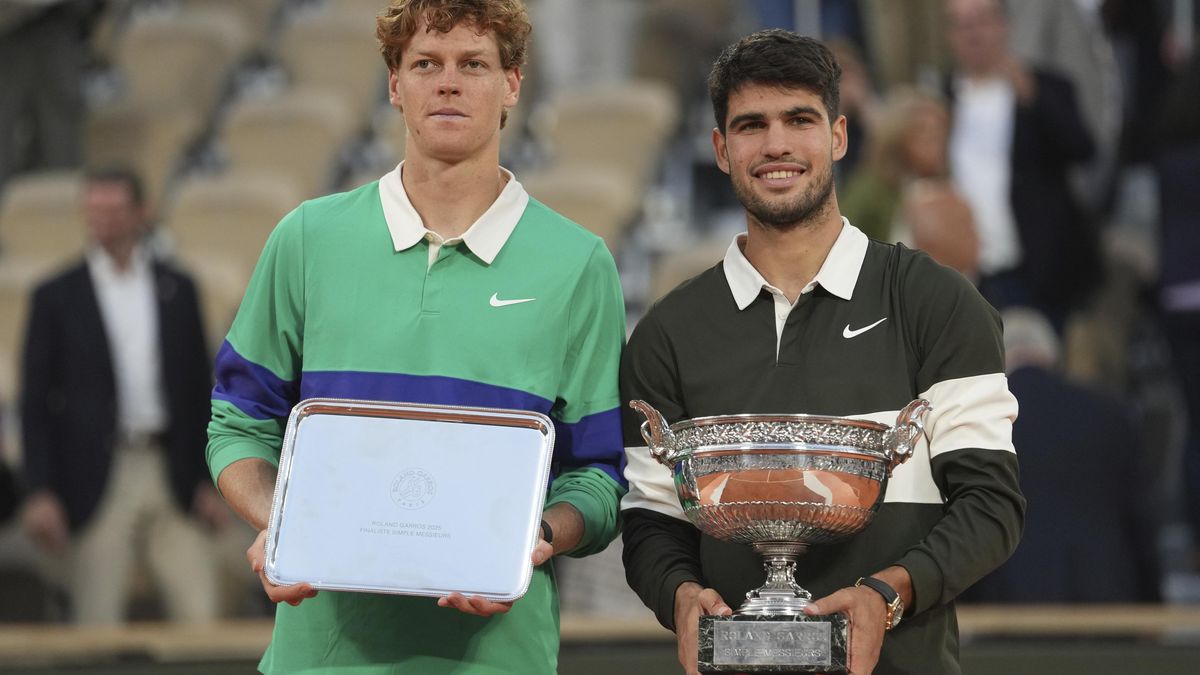 Pařížské finále Alcaraze se Sinnerem se tlačí mezi top zápasy historie. Lepší než Nadal ve vrcholné formě, říká McEnroe