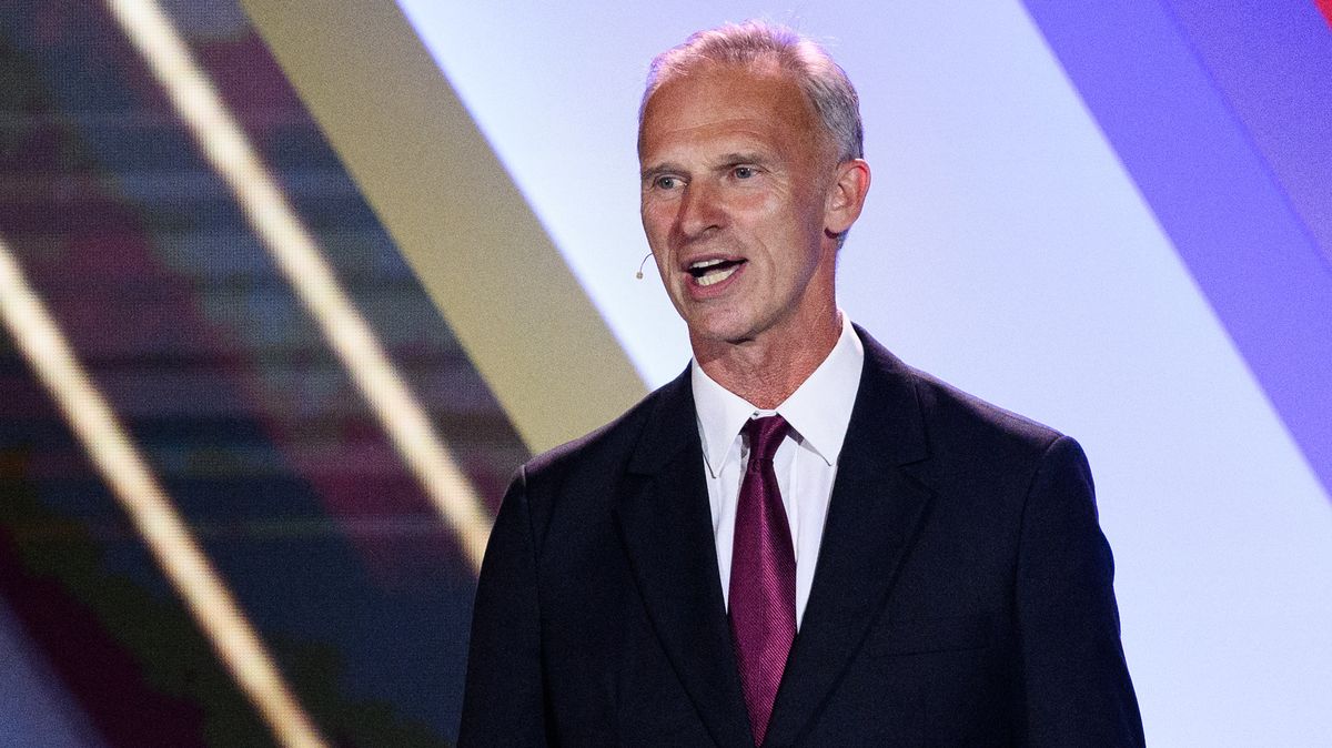 Ať se klidně upálí, s blbcem nic nenaděláte. V Rusku se opět hodně ostře navážejí do Haška