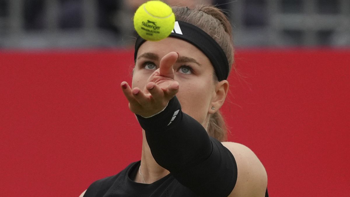 Muchová zvládla třísetovou bitvu v Londýně