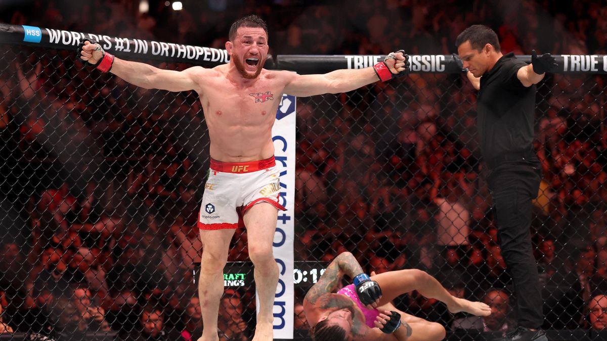 Divoký večer v UFC. Šampion řádil a děkoval Trumpovi, chystá se největší bitva žen
