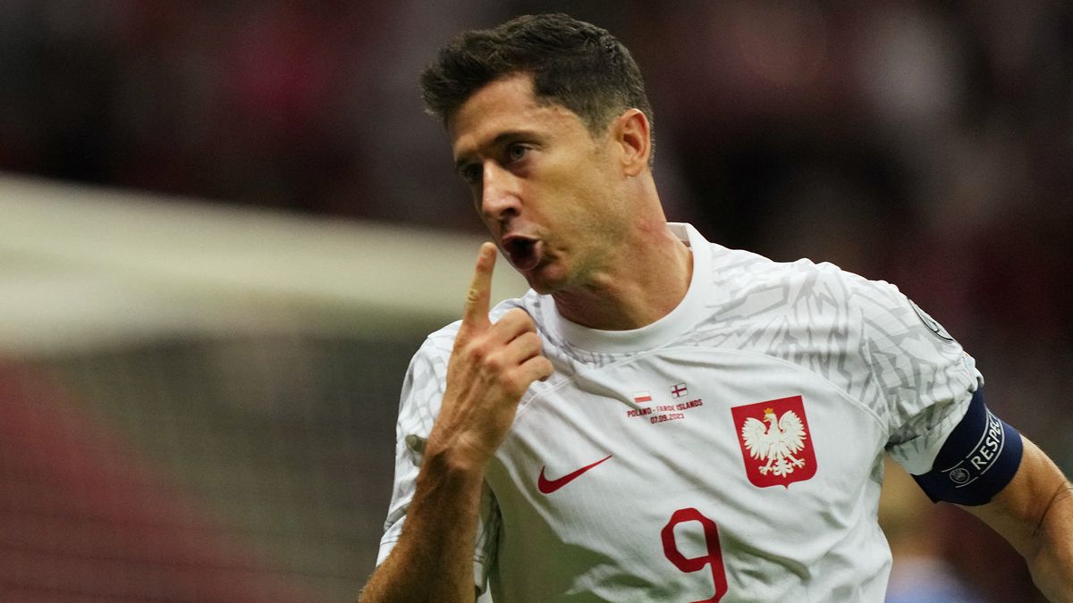 V Polsku to vře. Kanonýr Lewandowski bez pásky, kouč to vzdal