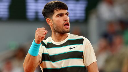 Alcaraz je ve finále French Open! Soupeř vedl, pak ale musel vzdát