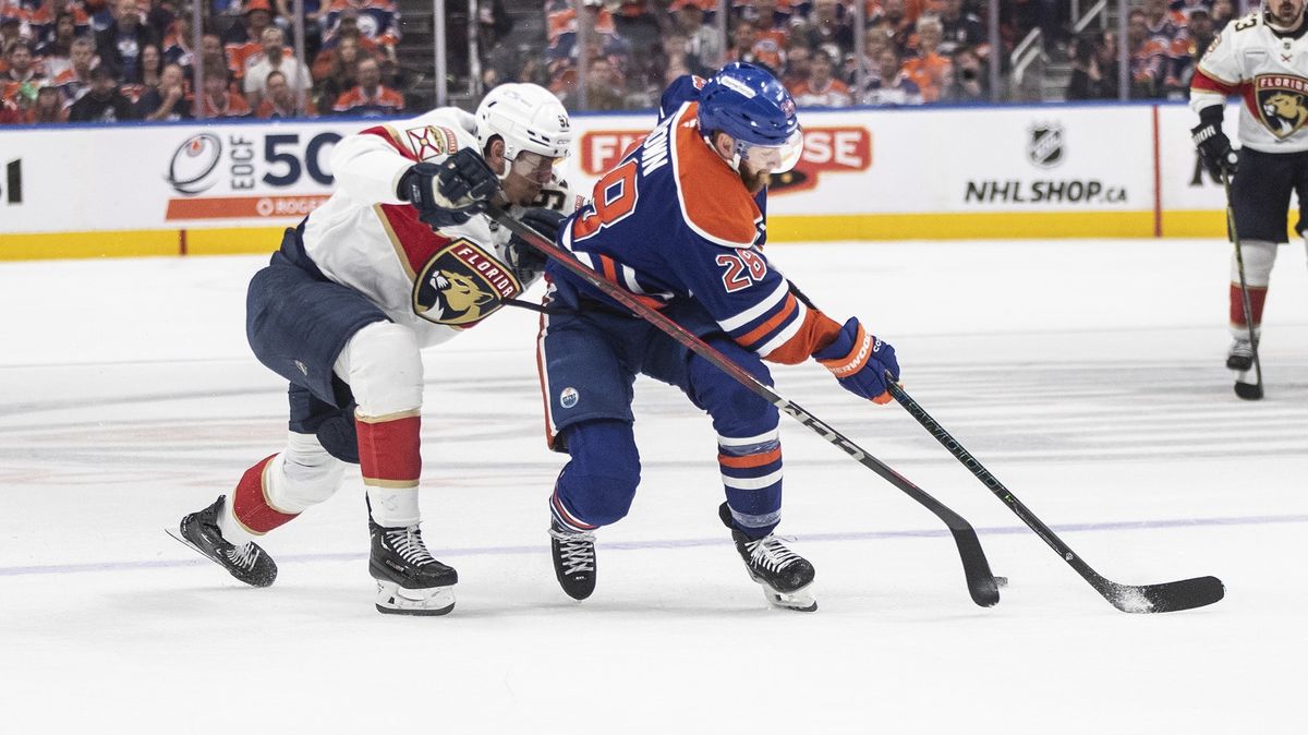 Českému útočníkovi se Oilers pošklebovali. Kouč Floridy se ale Noska zastal