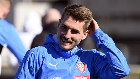 Sadílek mluvil s Rosickým, ale Spartu odmítl: Nechci někam, kde se neví, co bude
