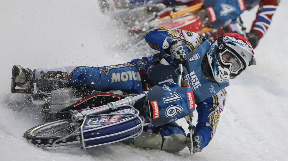 Tragická noční srážka. Dvacetinásobný mistr světa zemřel při autonehodě