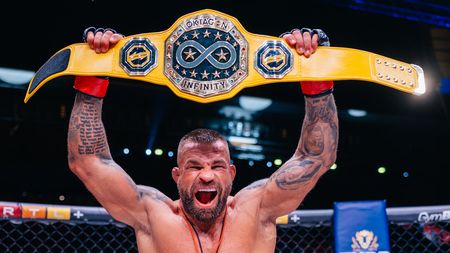 Vémola vstal z mrtvých a ovládl trilogii, slaví i Muradov