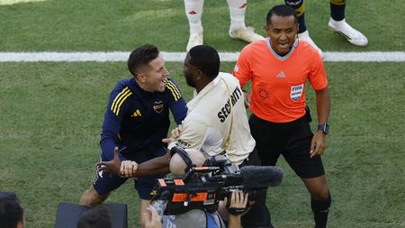 Sudí omylem hříšníkovi ukázal s červenou kartou i překvapení