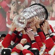 Stanley Cup je po roce opět v rukou hokejistů Floridy Panthers