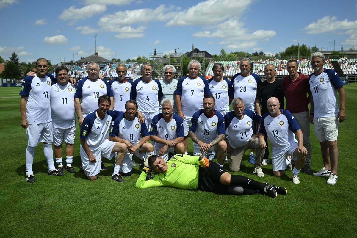 Exhibice při příležitosti oslav 100. výročí založení fotbalového klubu SK Dolní Chabry se zúčastnili i československé legendy.