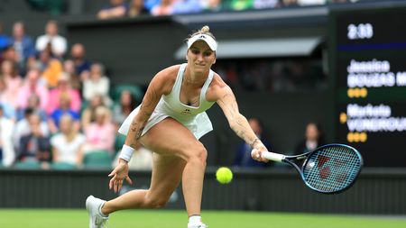 TENIS ONLINE: Vondroušová drtí Kesslerovou, do akce jde Bouzková. Nosková už ve Wimbledonu postupuje