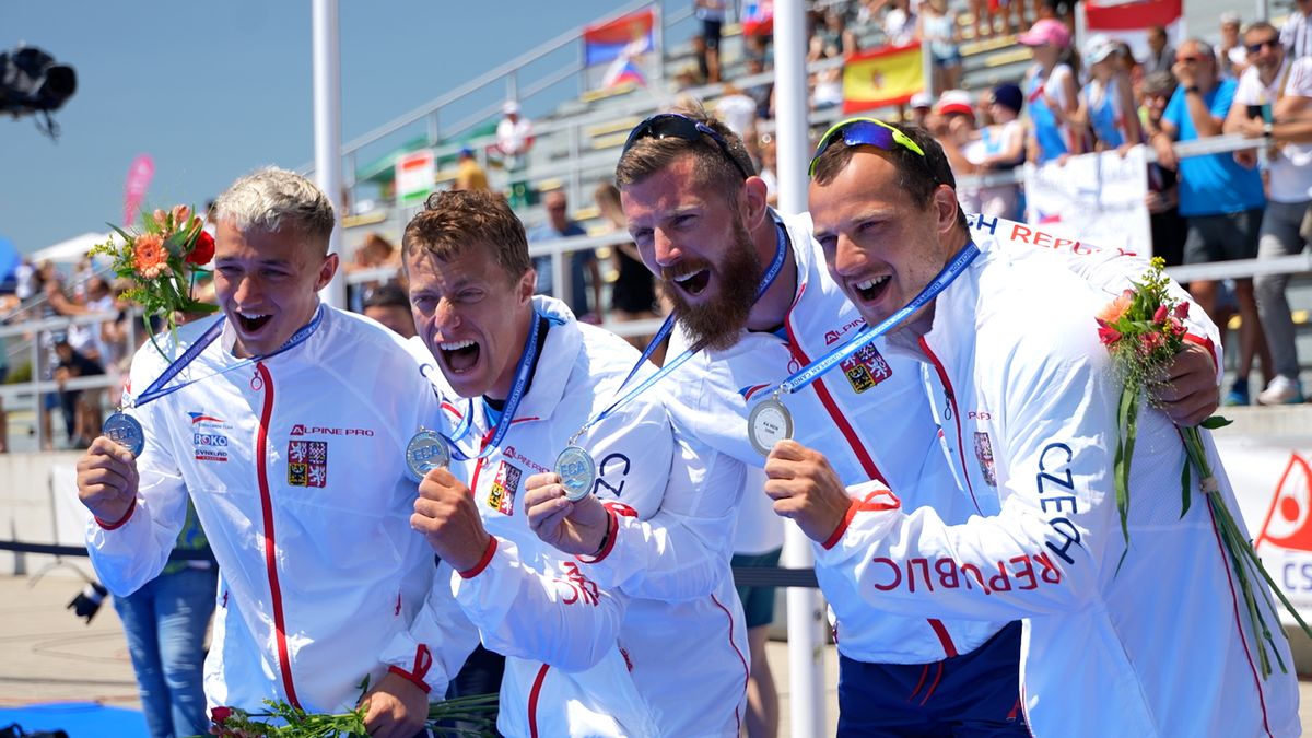 Emotivní české stříbro. Slzy v očích, objetí od dětí a mladík, který jel jako pánbůh