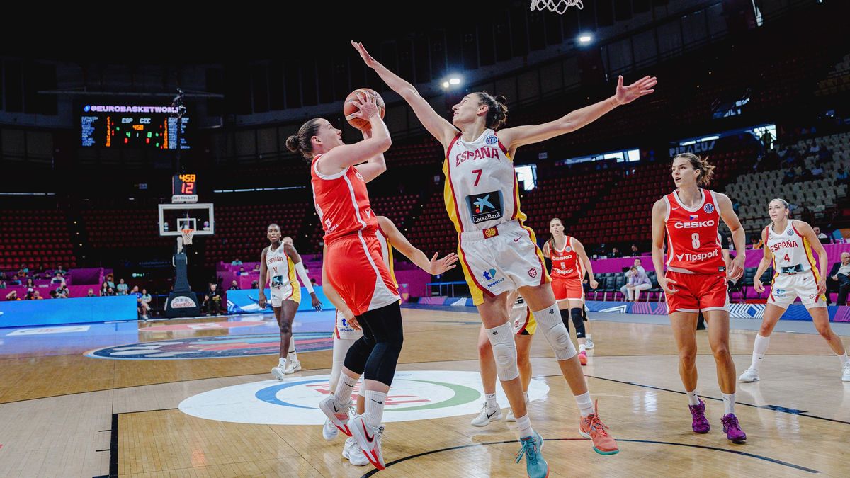 Zklamání zkoušely utopit v moři, basketbalistky si jako metu dávají páté místo