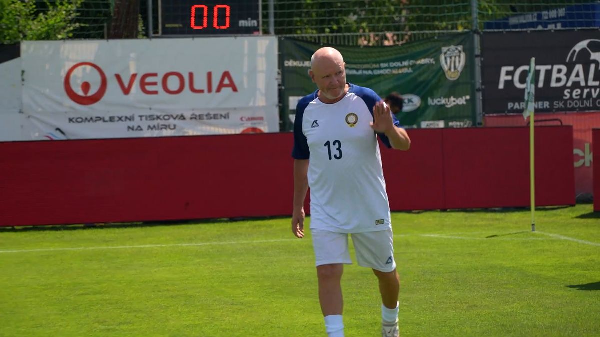 Světová esa bavila Chabry. Spadlo to ze mě, oddechl si Šmicer. Trefil se i jeho syn
