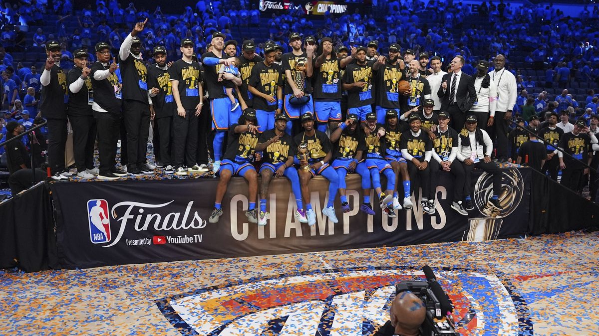 Oklahoma ovládla finále NBA, hvězda Indiany se zranila už po sedmi minutách
