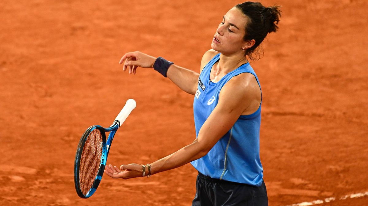 Senzace French Open padla ve Wimbledonu už v kvalifikaci s příležitostnou modelkou