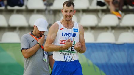 Paráda atletů!  Štefela ohromil životním skokem, padl i český rekord