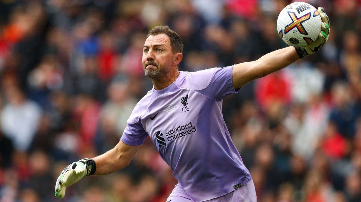 Za Šmicerem míří legendární gólman. Dudek v začátcích fáral v dolech