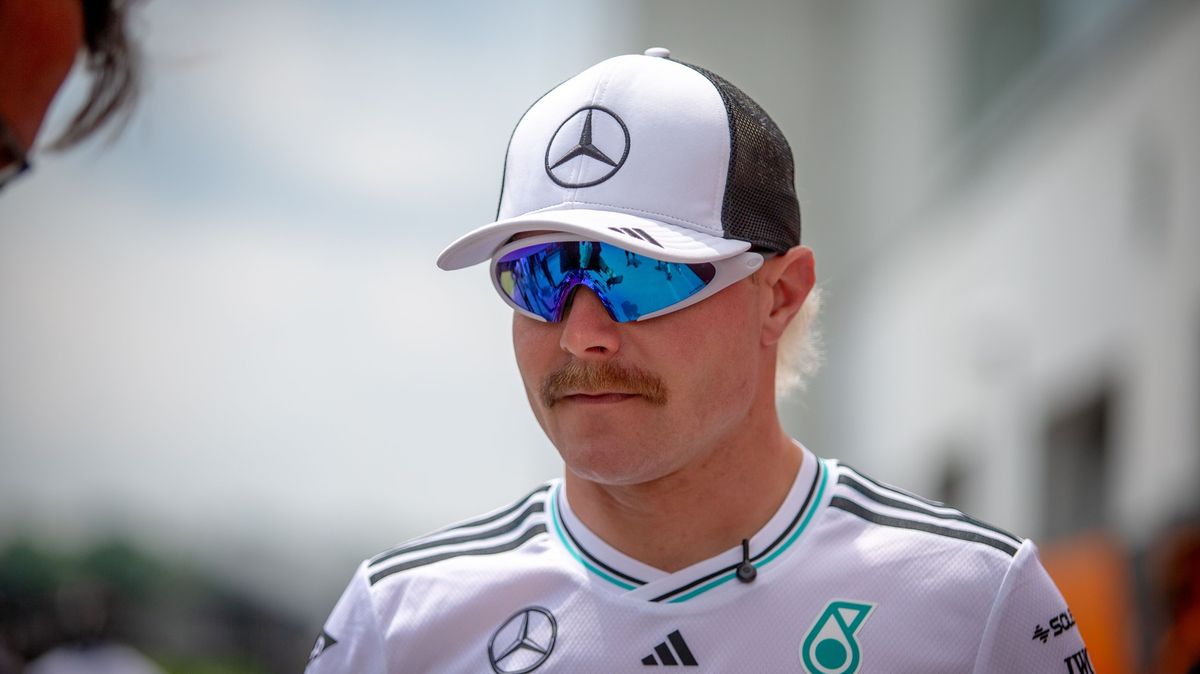 Naznačil snad návrat? Bottas videem přilil do ohně spekulacím