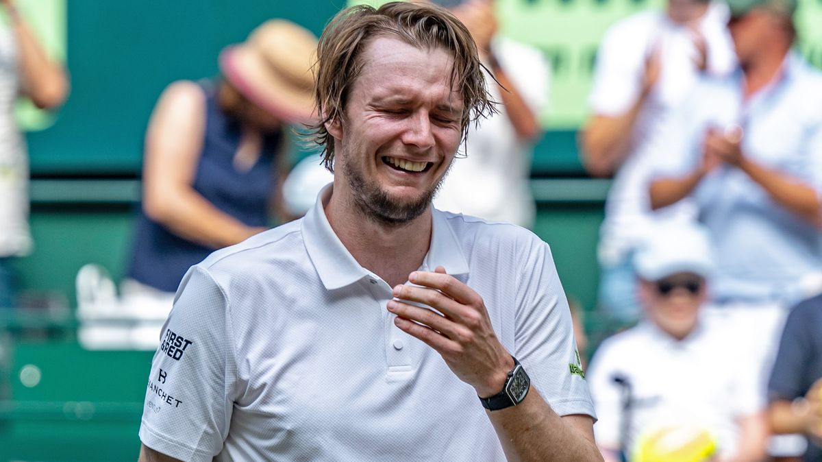 Dýchánek ve Vegas a kocovina zabraly. Rebel zdeptal světovou jedničku a tenisem se zase baví