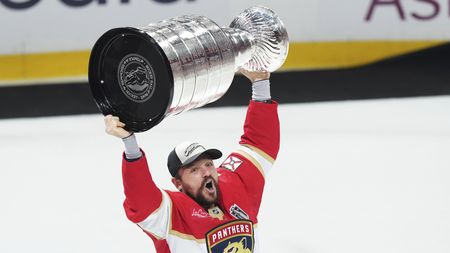 Stanley Cup zůstává na Floridě. Vítěznou jízdu Panthers jistily Reinhartovy čtyři góly