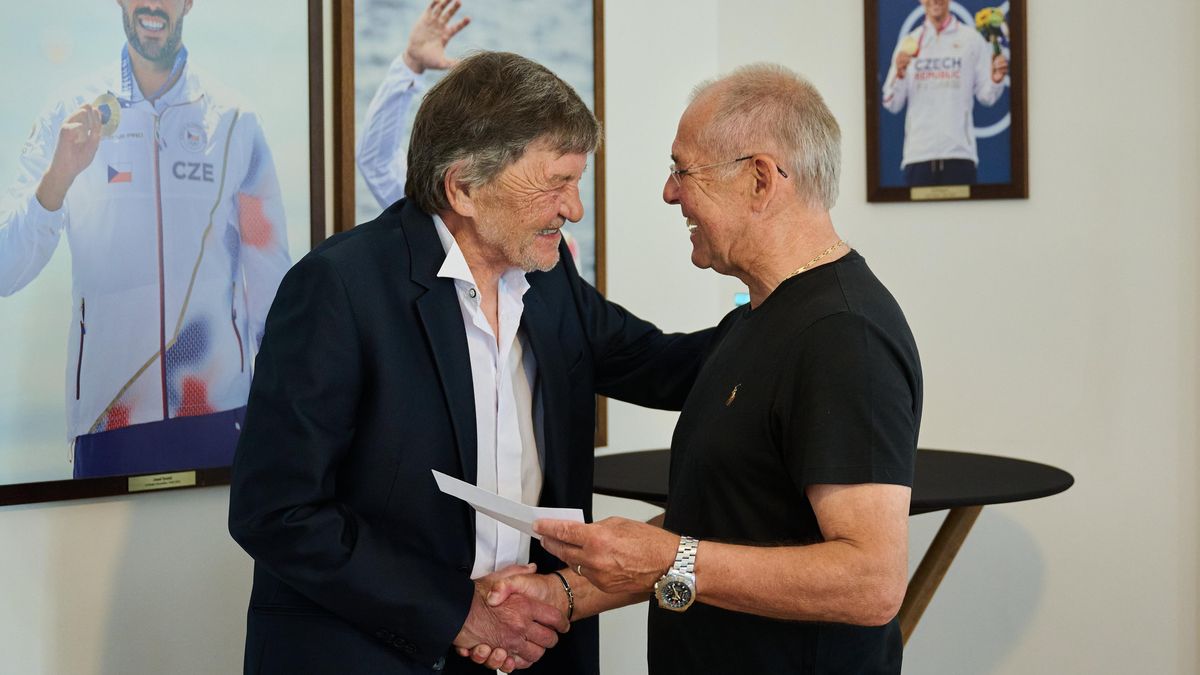 Pavlis získal Cenu Oty Pavla. Rada ho vybavil na zahrádku