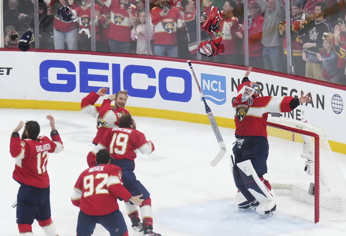 FInálový zápas číslo 6 končí a oslavy zisku titulu začínají.