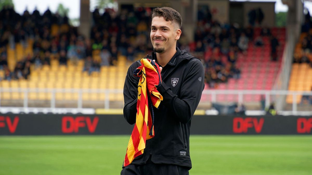 Třiadvacetiletý odchovanec Barcelony musí skončit s fotbalem, lékaři mu odhalili srdeční vadu