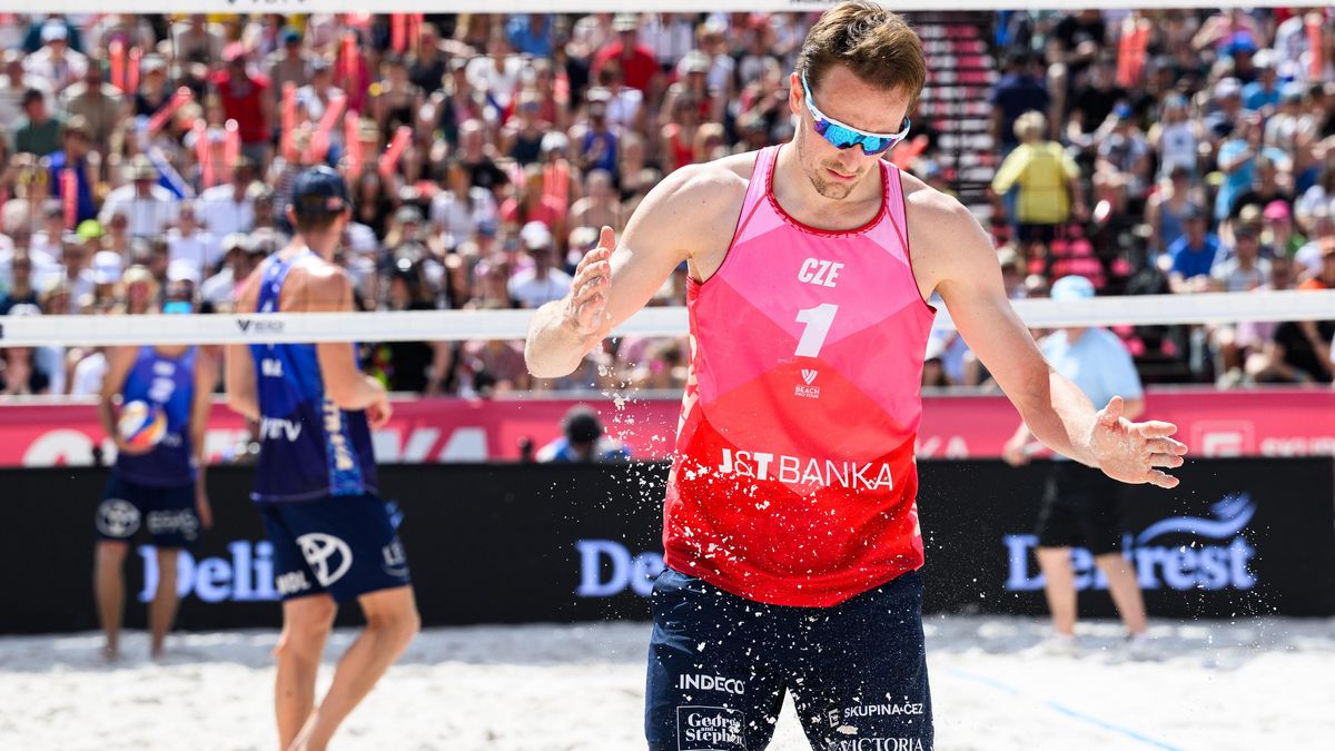 Beachvolejbalisté Perušič se Schweinerem si v Alanyi zahrají o titu