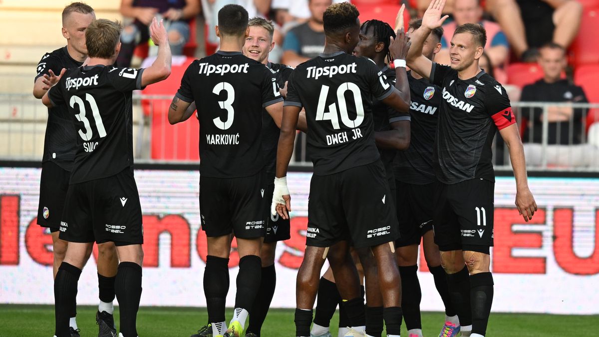 FOTBAL ONLINE: A další trefa! Plzeň demoluje Pardubice