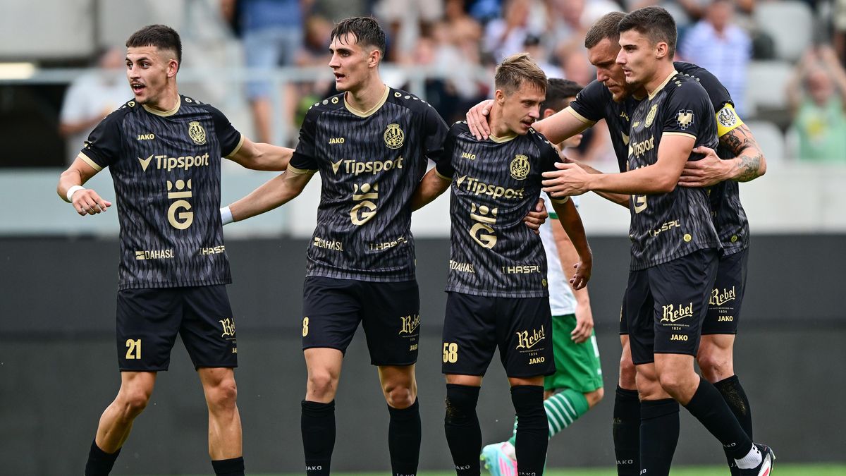 FOTBAL ONLINE: Hradec hostí Sigmu. Sparta s Duklou se chystají na malé derby, představí se i Baník