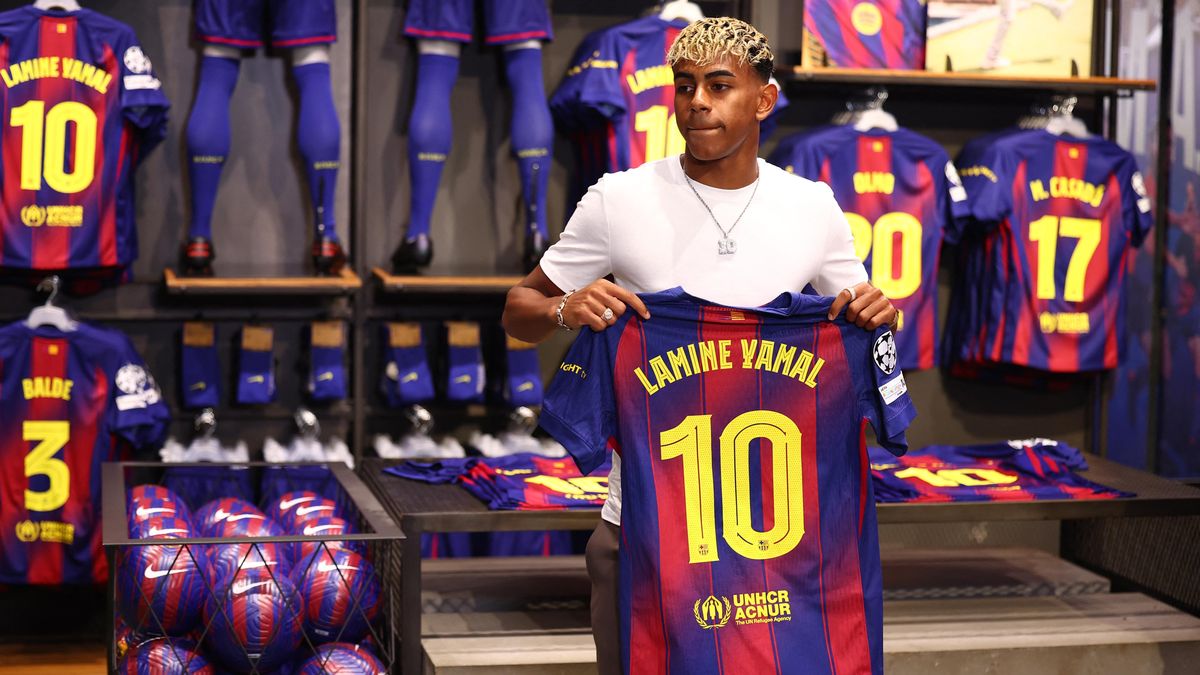 Yamal bude hrát v Barceloně s číslem 10, jako Maradona či Messi