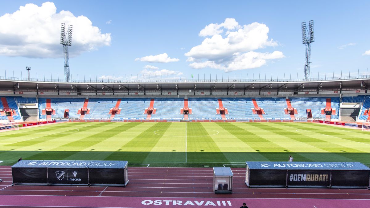 Třaslavé chvíle! Obávaní fandové z Polska nic bližšího než Baník nemají. Policie vletěla do ostravské hospody