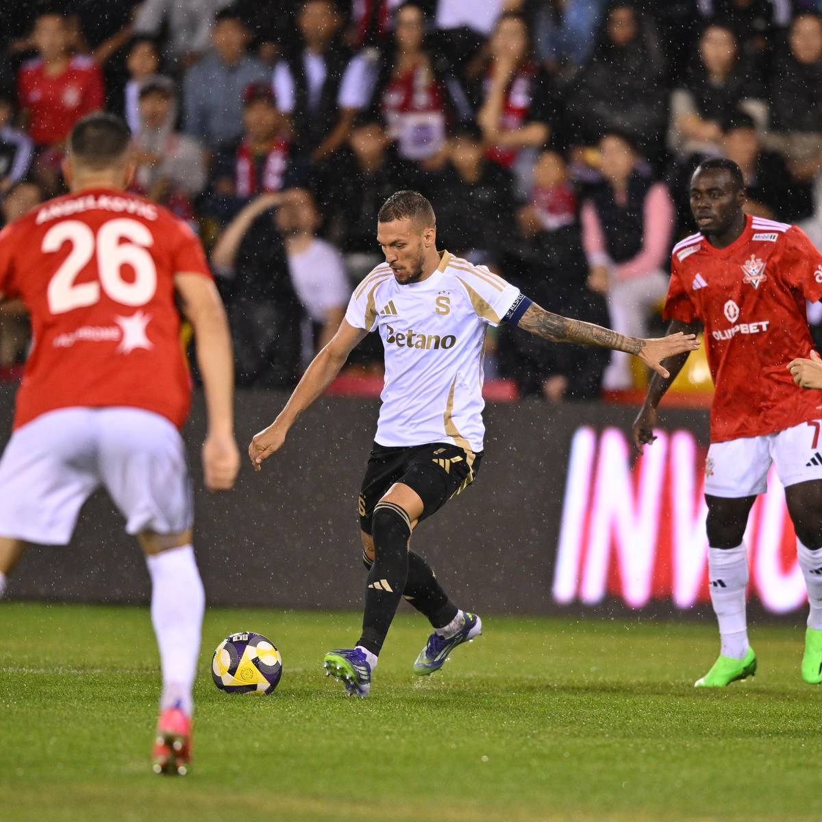 Sparta začala v Aktobe boj o Konferenční ligu v hustém dešti