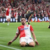 Slávista Christos Zafeiris poté, co dal gól proti Hradci Králové.  