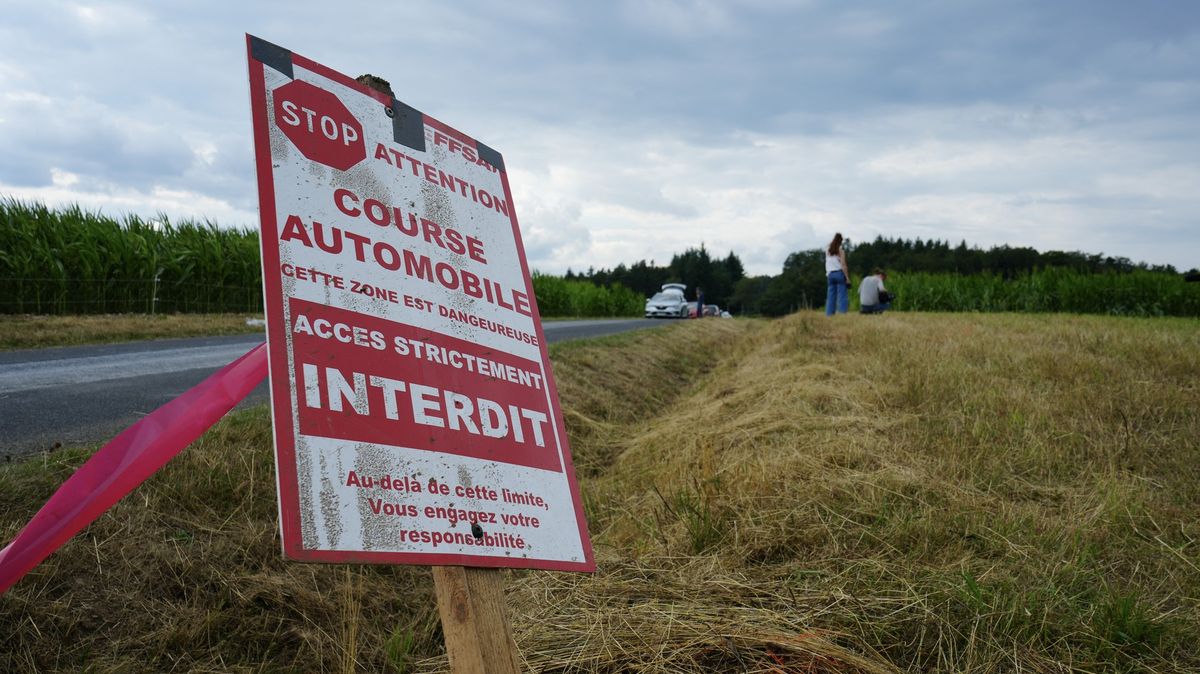 Tragédie při rallye ve Francii. Řidička najela do diváků, tři mrtví